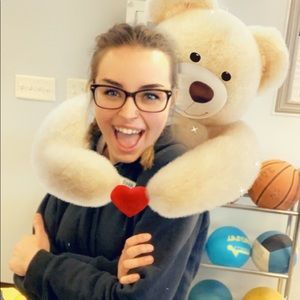 Meet your Posher, Kayla